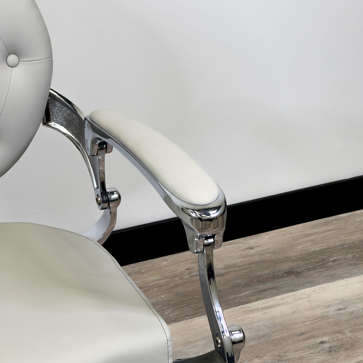 Santana Silver Barber Chair