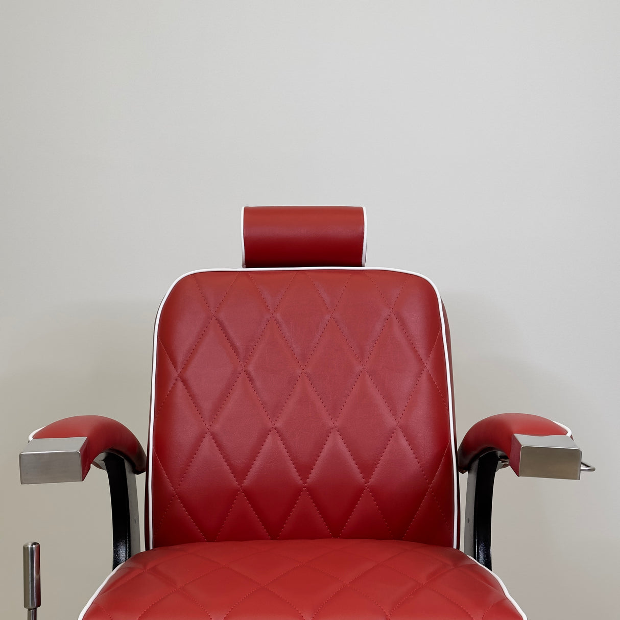 Bursa Barber Chair - Cardinal Red