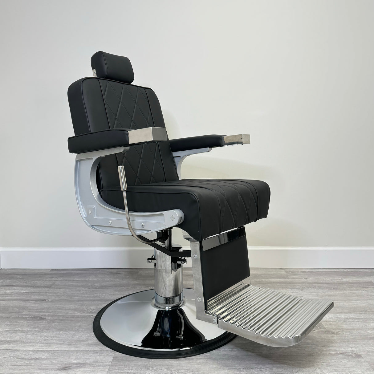 Tangier Titan Barber Chair