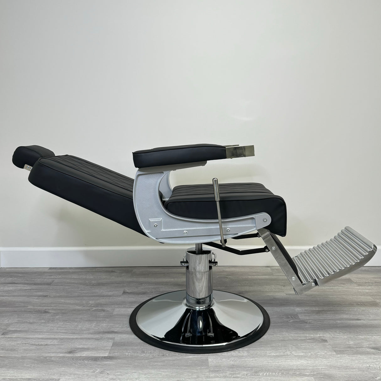 Tangier Titan Barber Chair