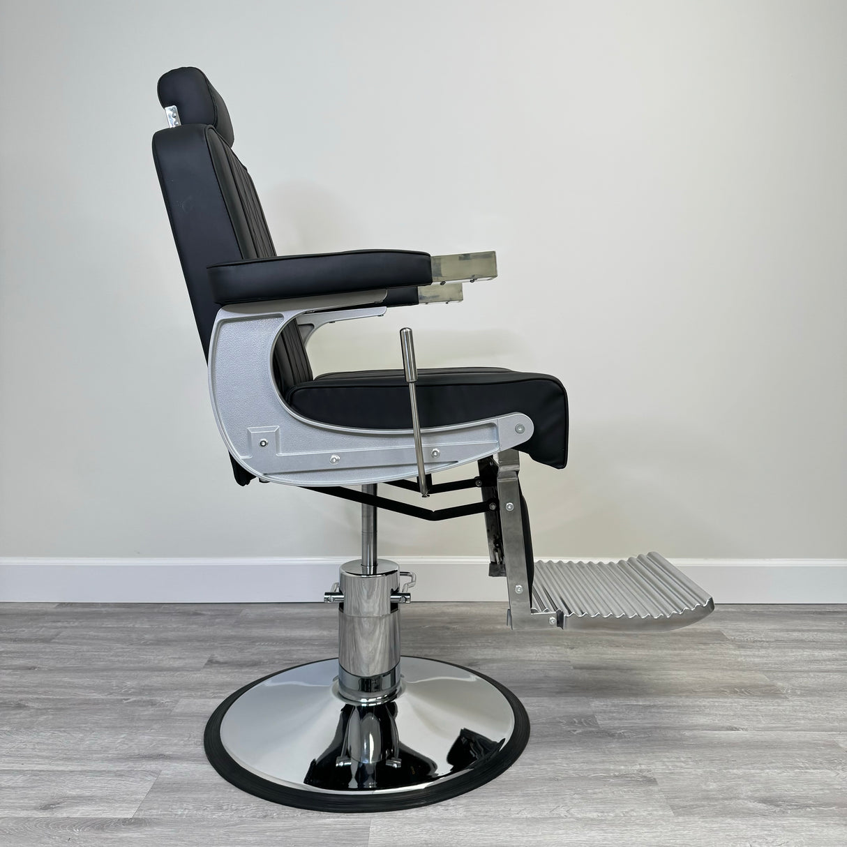 Tangier Titan Barber Chair