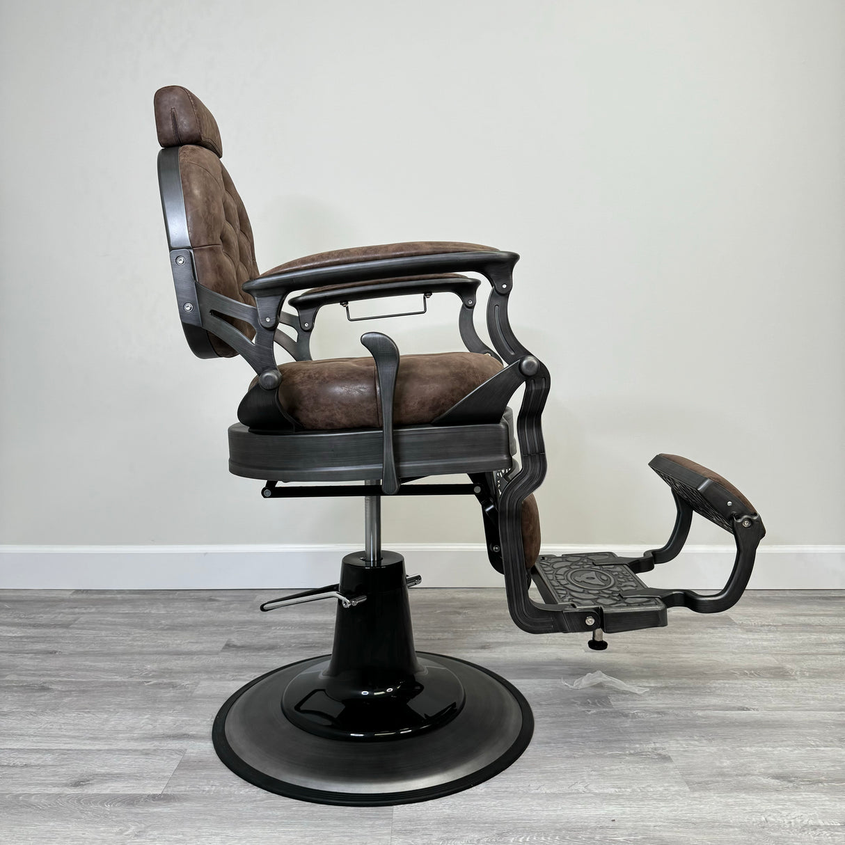 Kyoto Crown Barber Chair