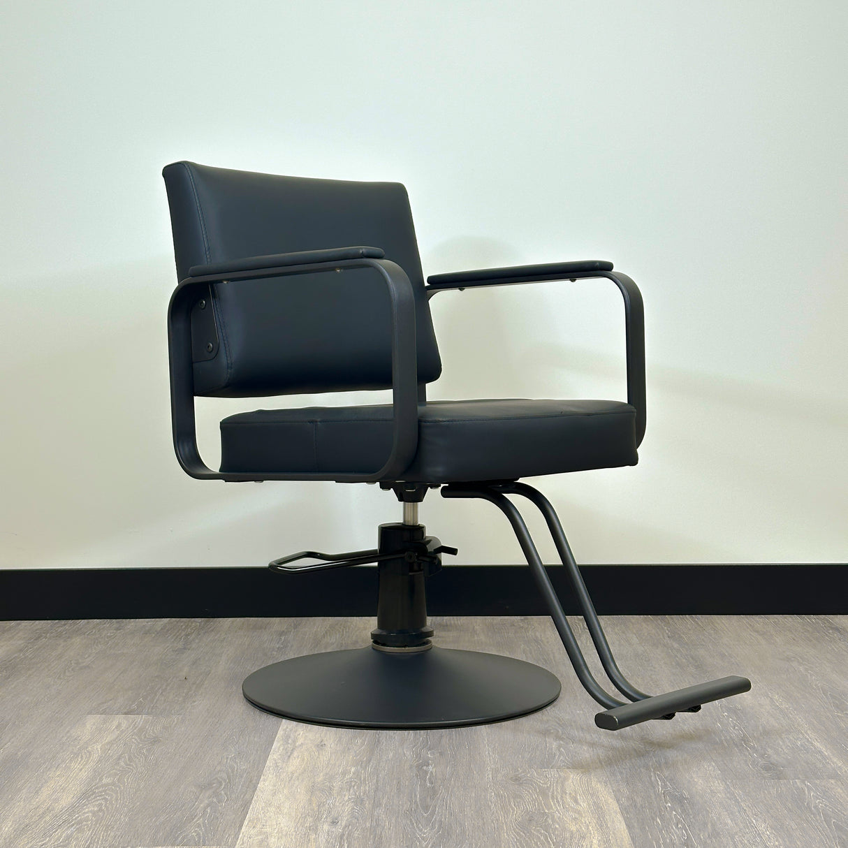 Stockholm Salon Chair