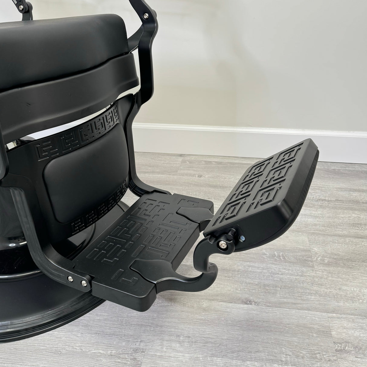 London Luxe Barber Chair